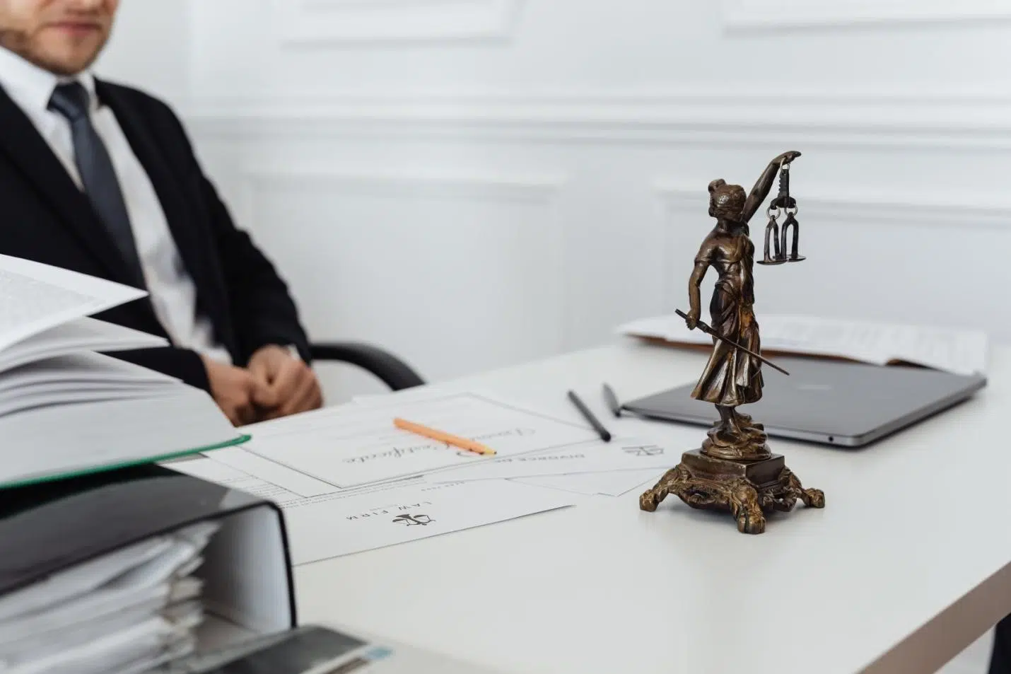 Navigating U.S. Immigration: The Role of Immigration Lawyer in Los Angeles